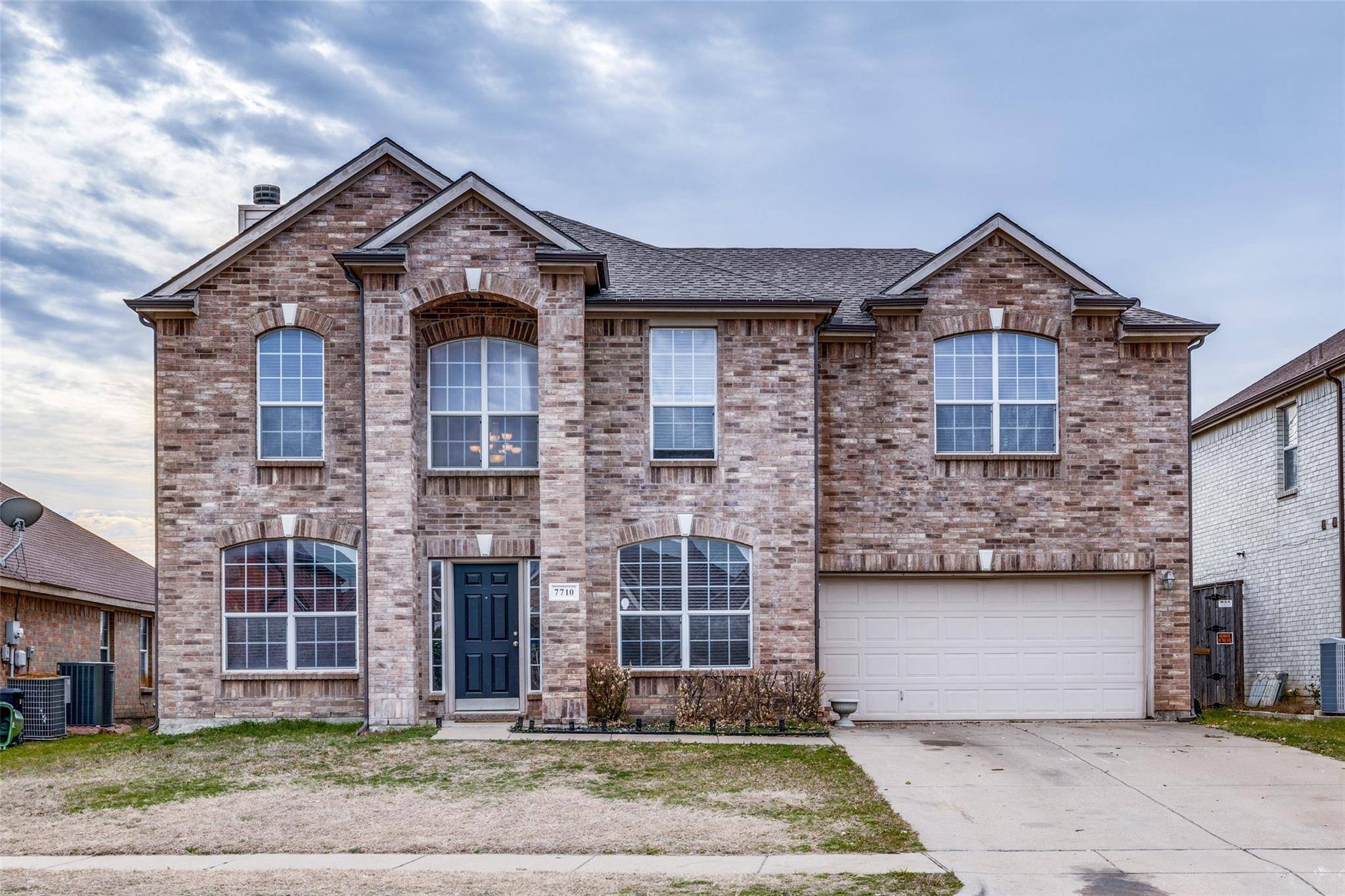 Arlington, TX 76002,7710 Longbow Lane