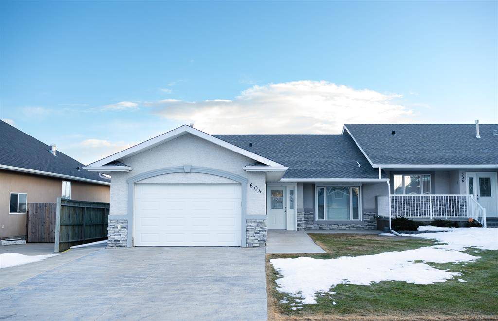 Cardston, AB T0K 0K0,604 8A AVE W