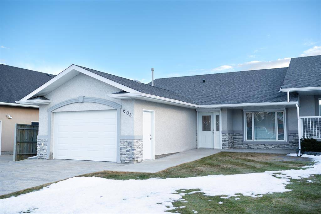 Cardston, AB T0K 0K0,604 8A AVE W