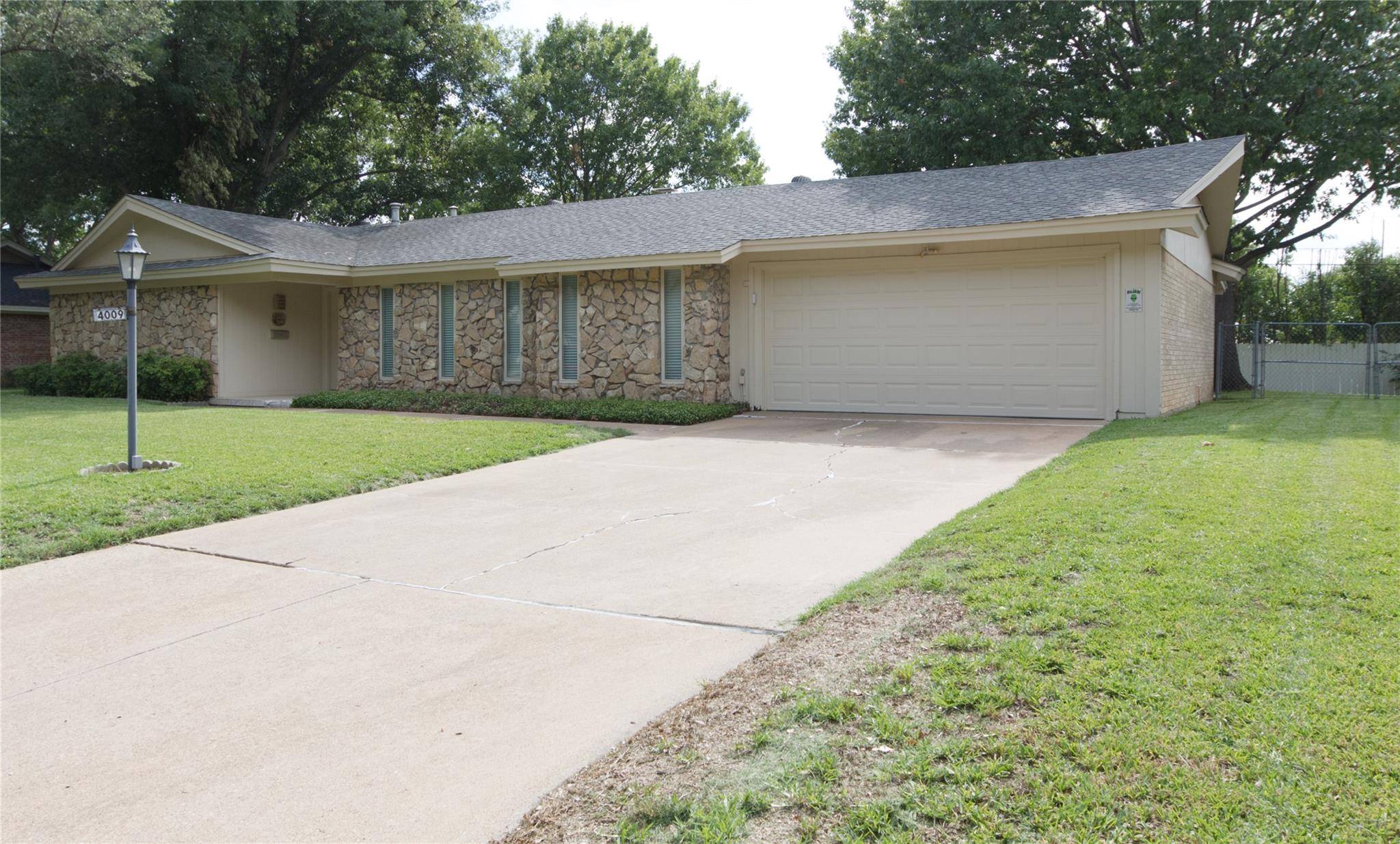 Haltom City, TX 76117,4009 Golden Oaks Drive