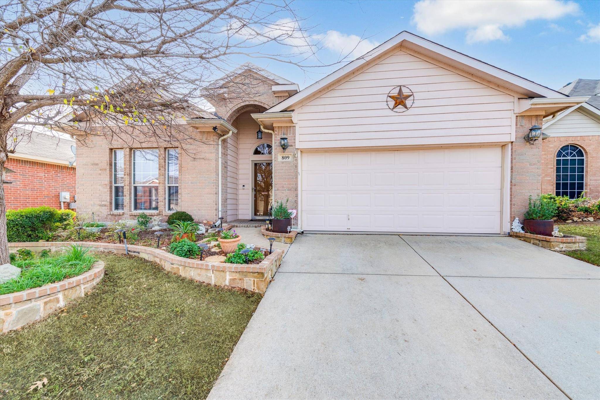 Fort Worth, TX 76052,809 Poncho Lane