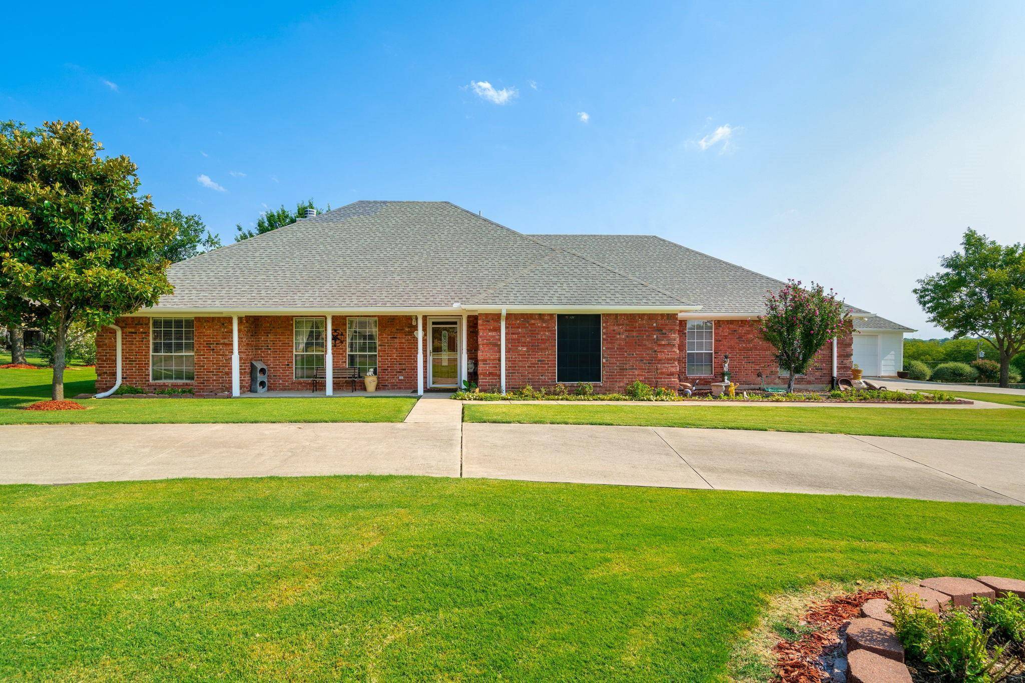 Van Alstyne, TX 75495,110 Derby Drive