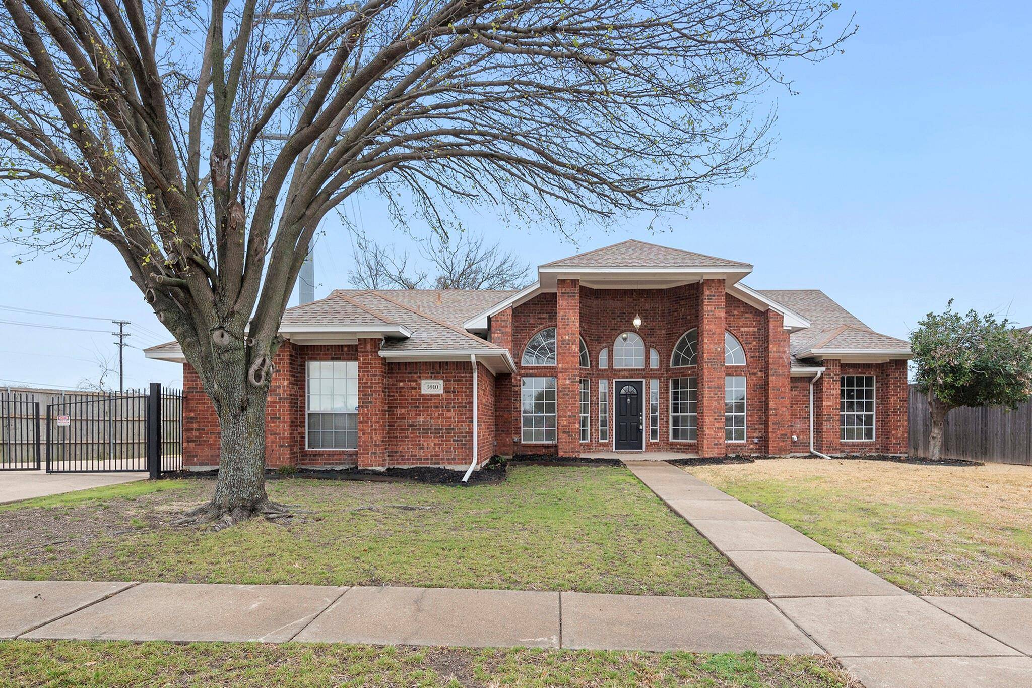 Rowlett, TX 75089,5910 Canterbury Drive