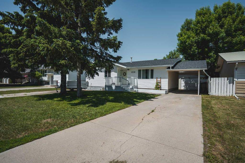 Coaldale, AB T1M1C8,1210 22a AVE