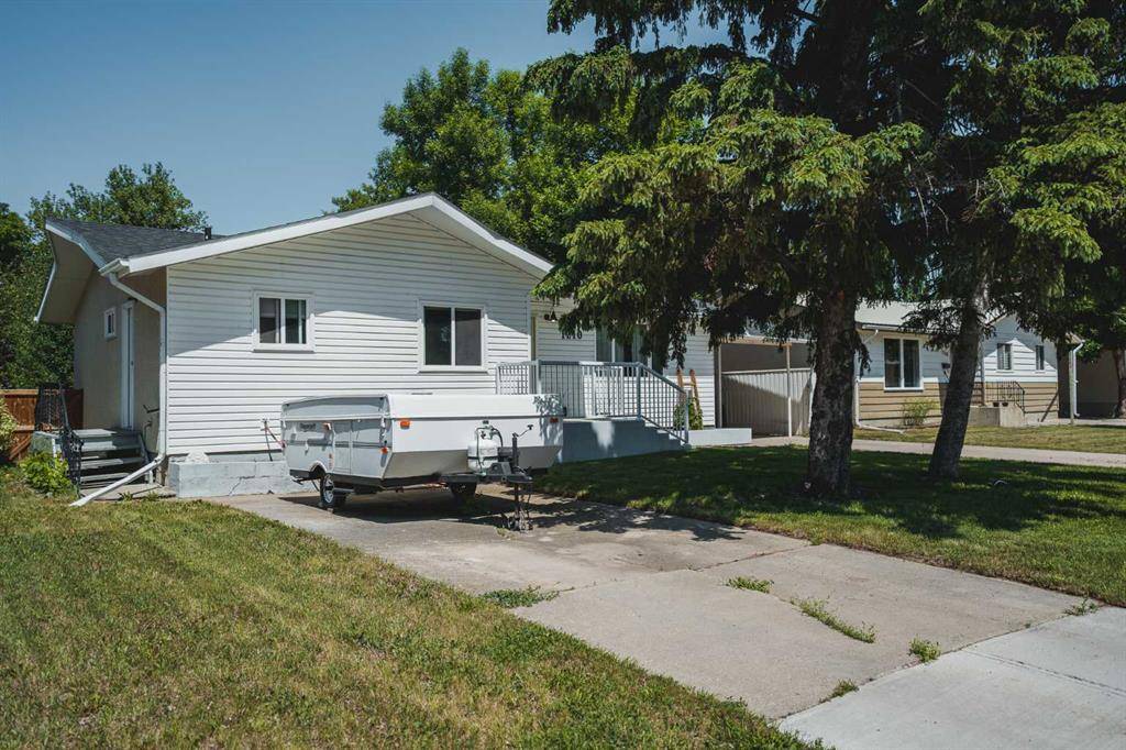 Coaldale, AB T1M1C8,1210 22a AVE