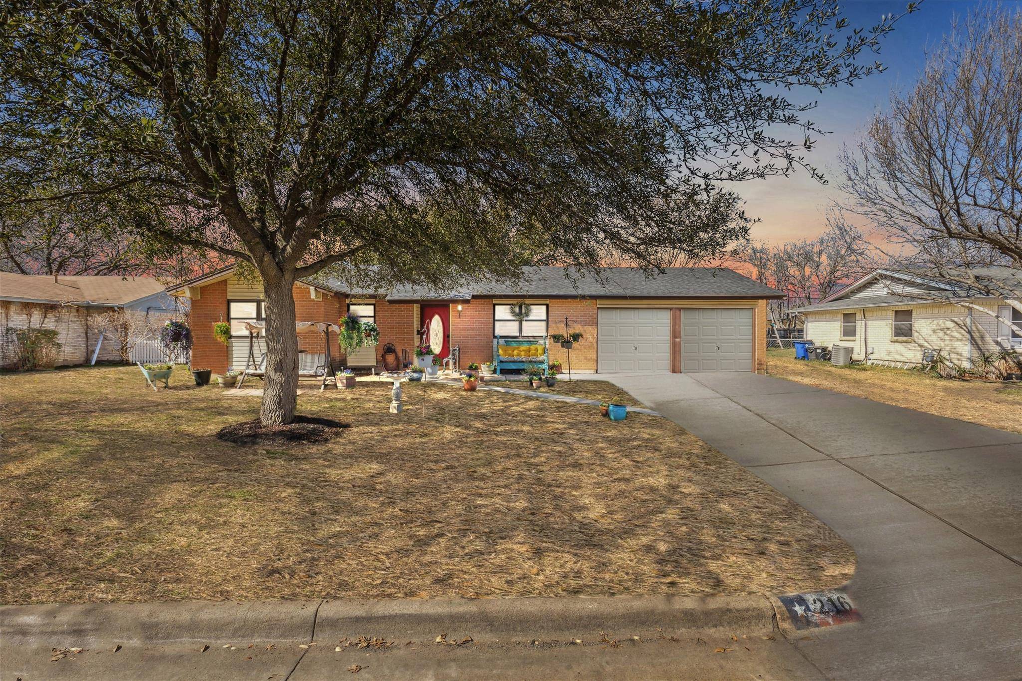 Burleson, TX 76028,216 Smith Street