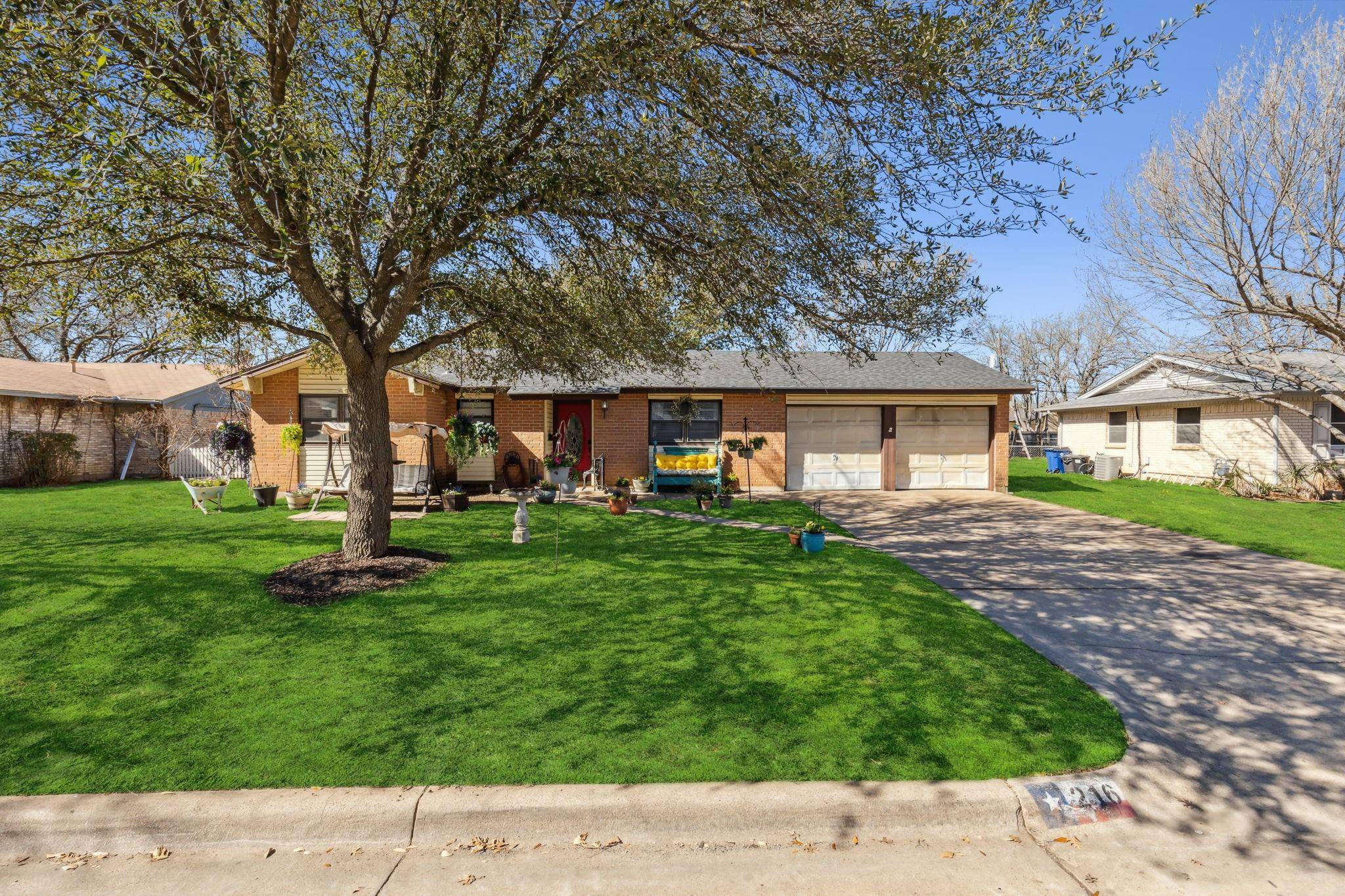 Burleson, TX 76028,216 Smith Street