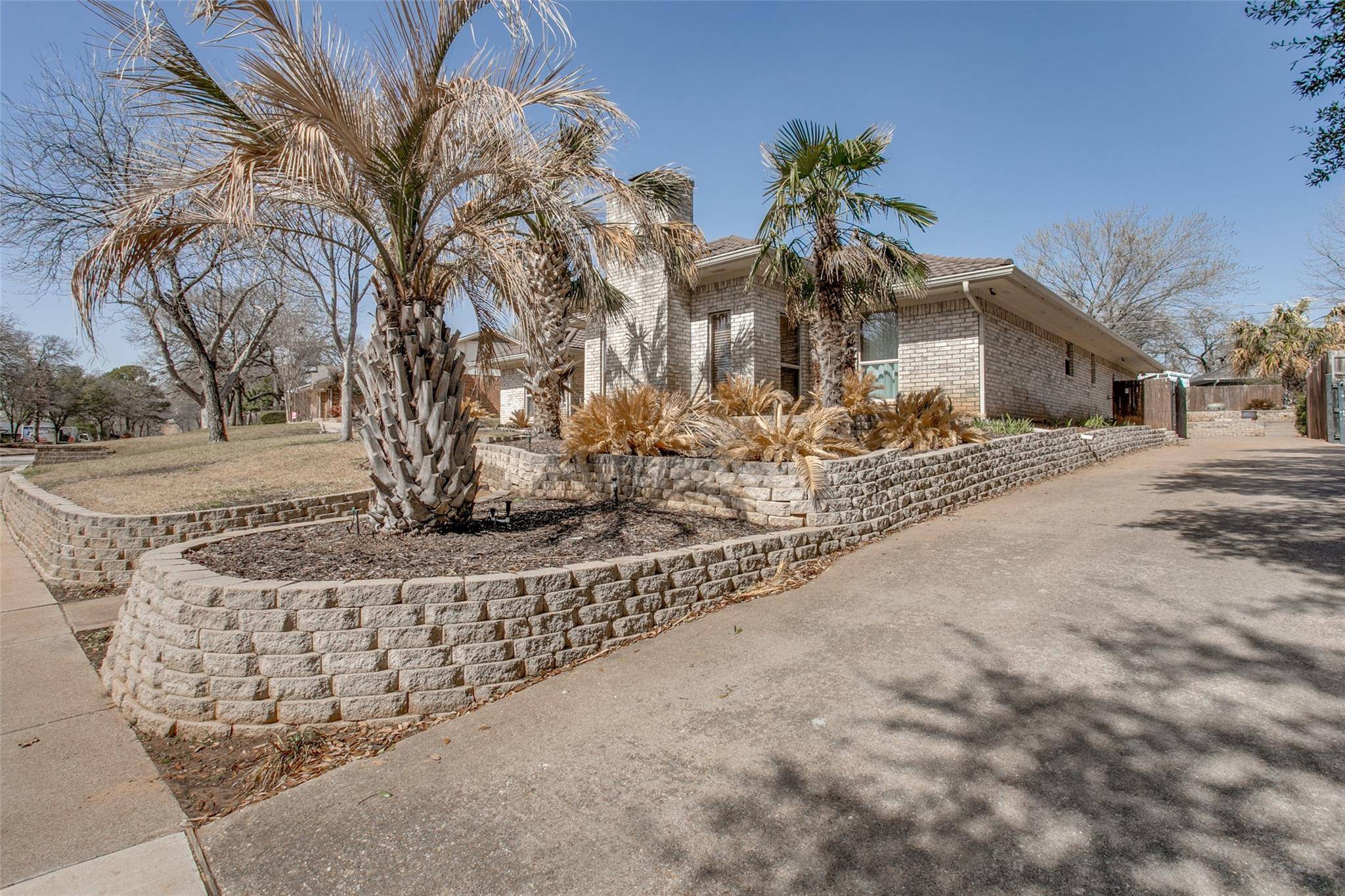 Grapevine, TX 76051,2929 S Creekwood Drive