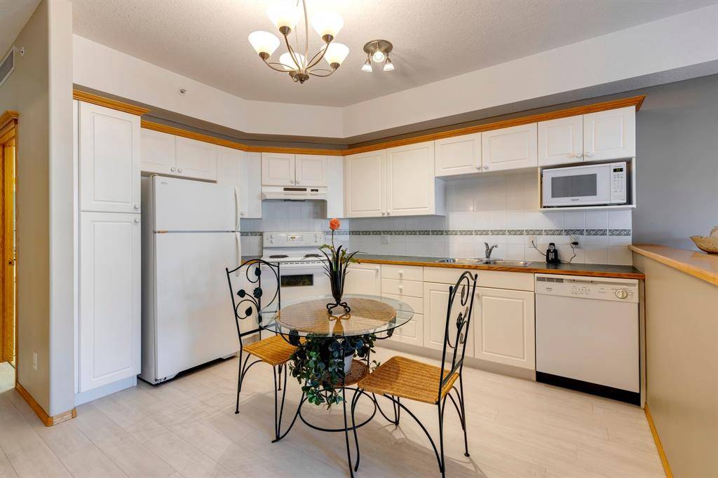 Calgary, AB T3L 2M2,223 Tuscany Springs BLVD NW #319