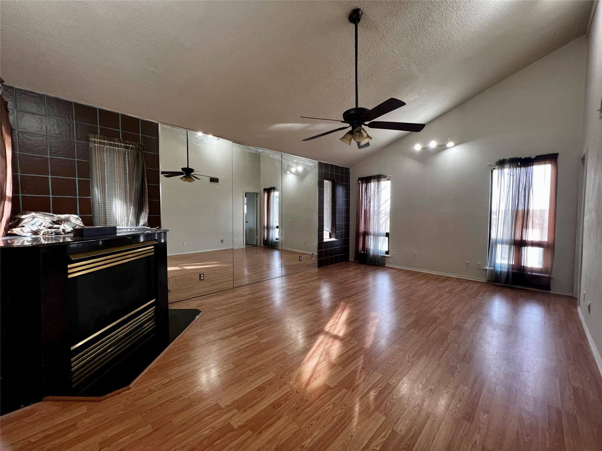 Granbury, TX 76048,4436 W Oak Trail #DR