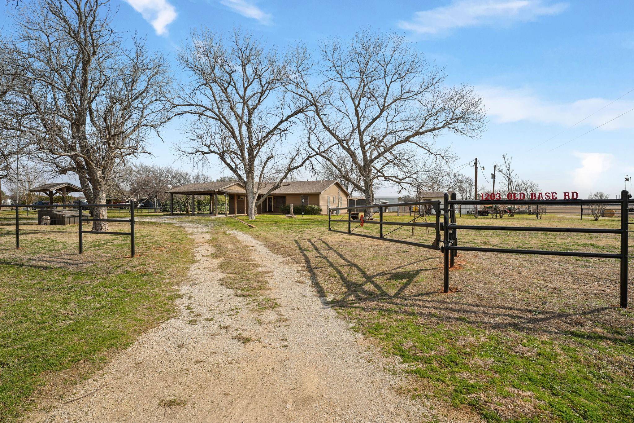 Aurora, TX 76078,1203 Old Base Road