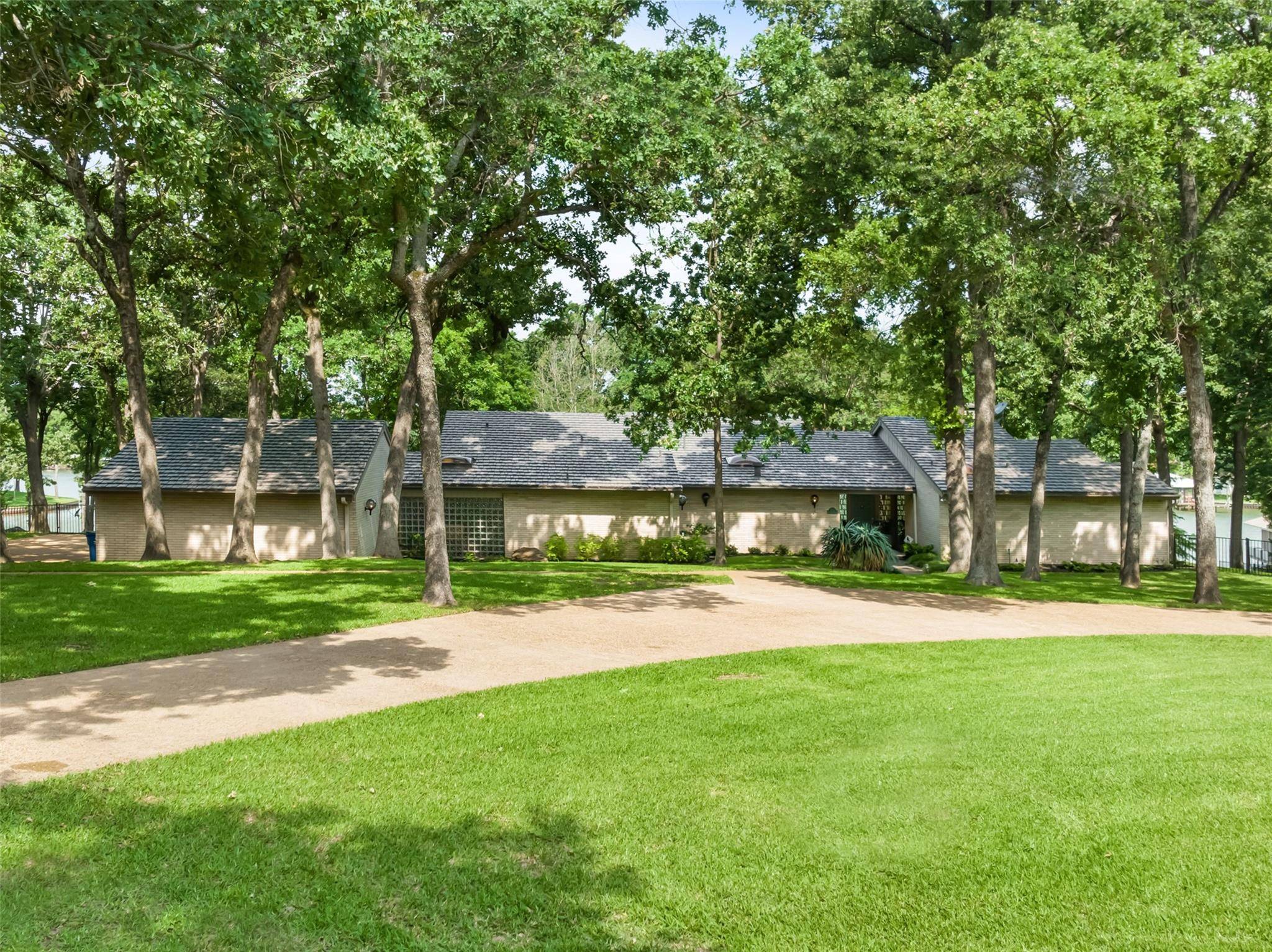 Tool, TX 75143,1313 Sunset Court