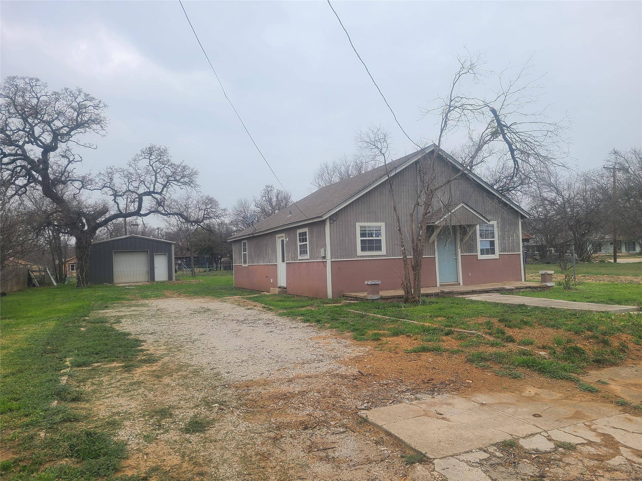 Brownwood, TX 76801,1303 Avenue D