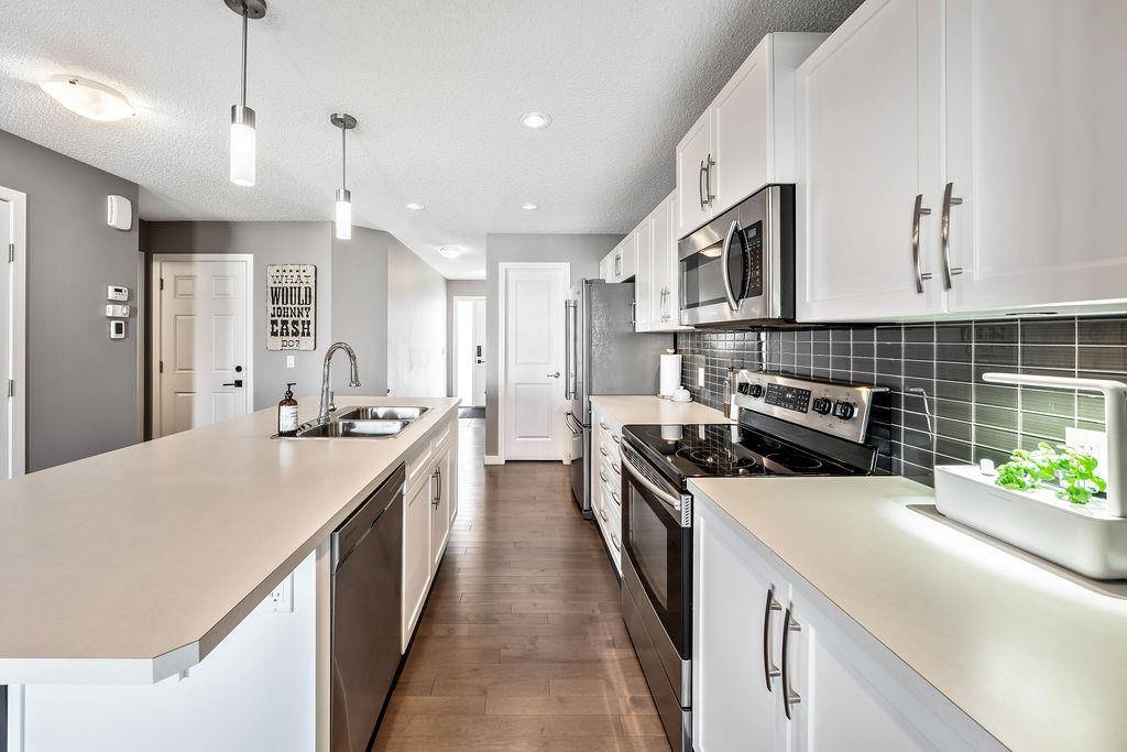 Cochrane, AB T4C 0T8,550 River Heights CRES