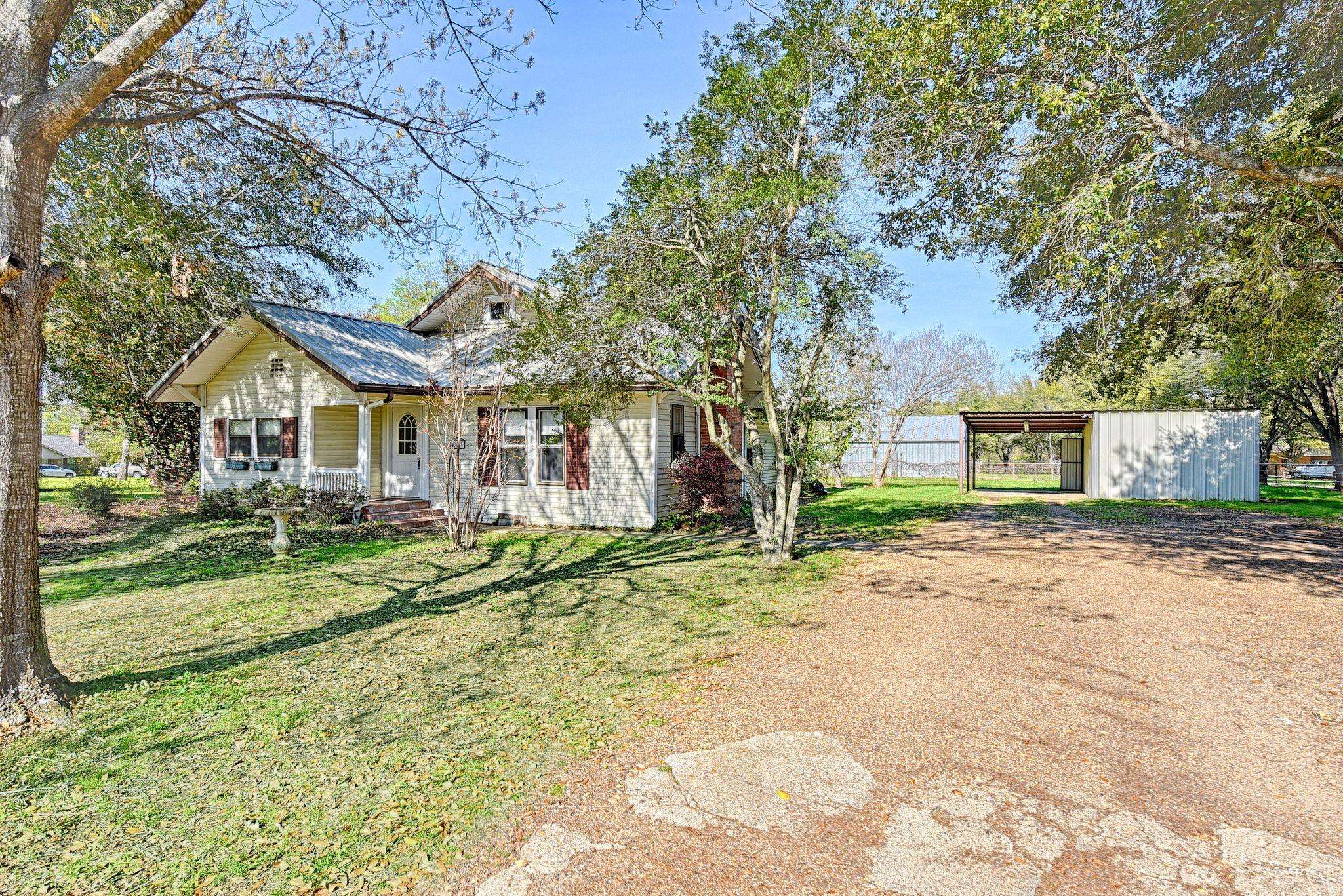 Mabank, TX 75147,107 N Casteel Street