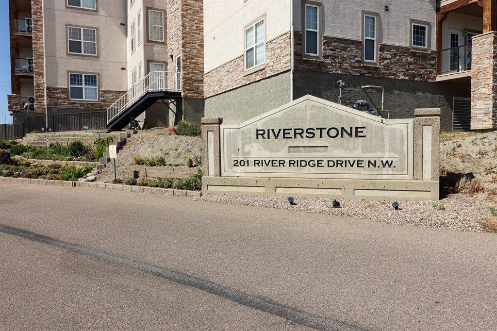 Medicine Hat, AB T1A 8V5,201 River Ridge DR NW #531