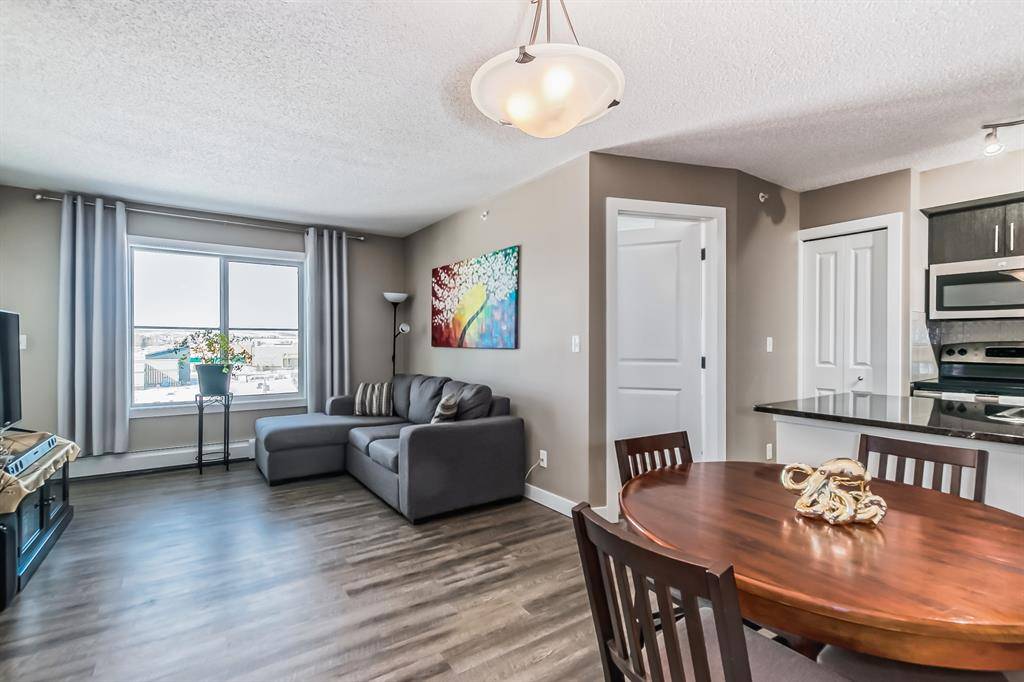 Calgary, AB T2X 2B9,81 Legacy BLVD SE #2424