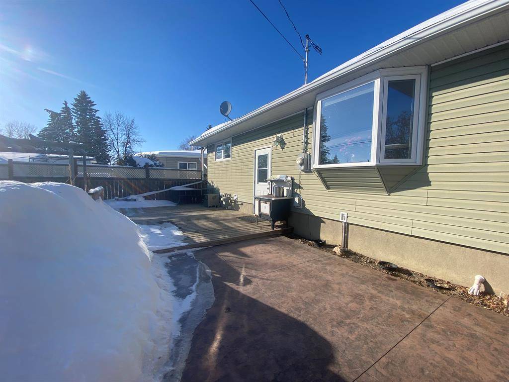 Didsbury, AB T0M 0W0,18 Avenue #2121