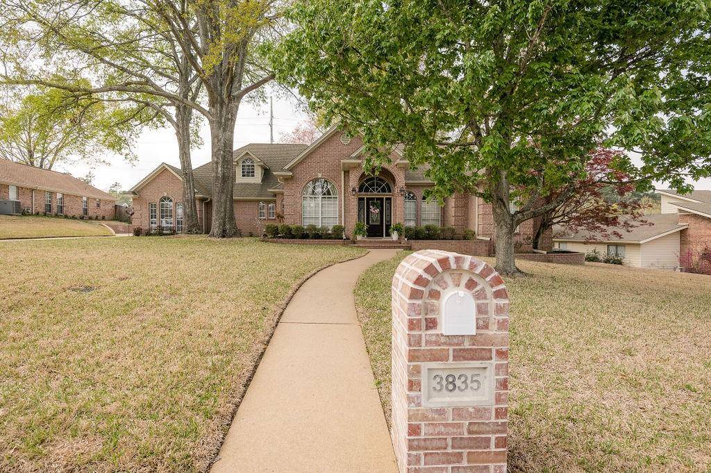 Tyler, TX 75707,3835 Lazy Creek Drive