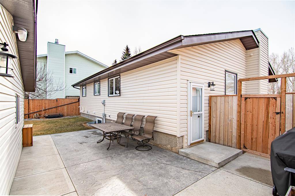 Red Deer, AB T4R1L8,8 Broughton CRES