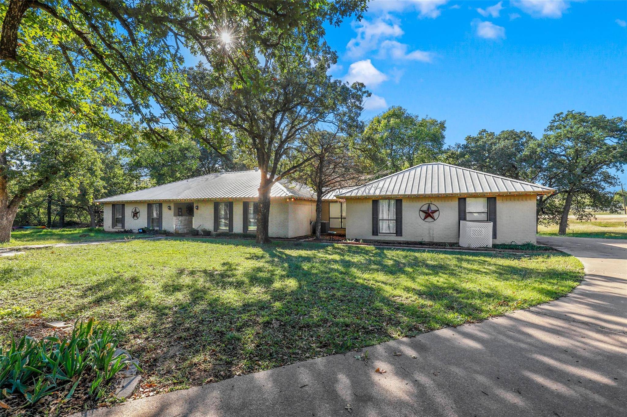 Joshua, TX 76058,102 Shady Grove Court