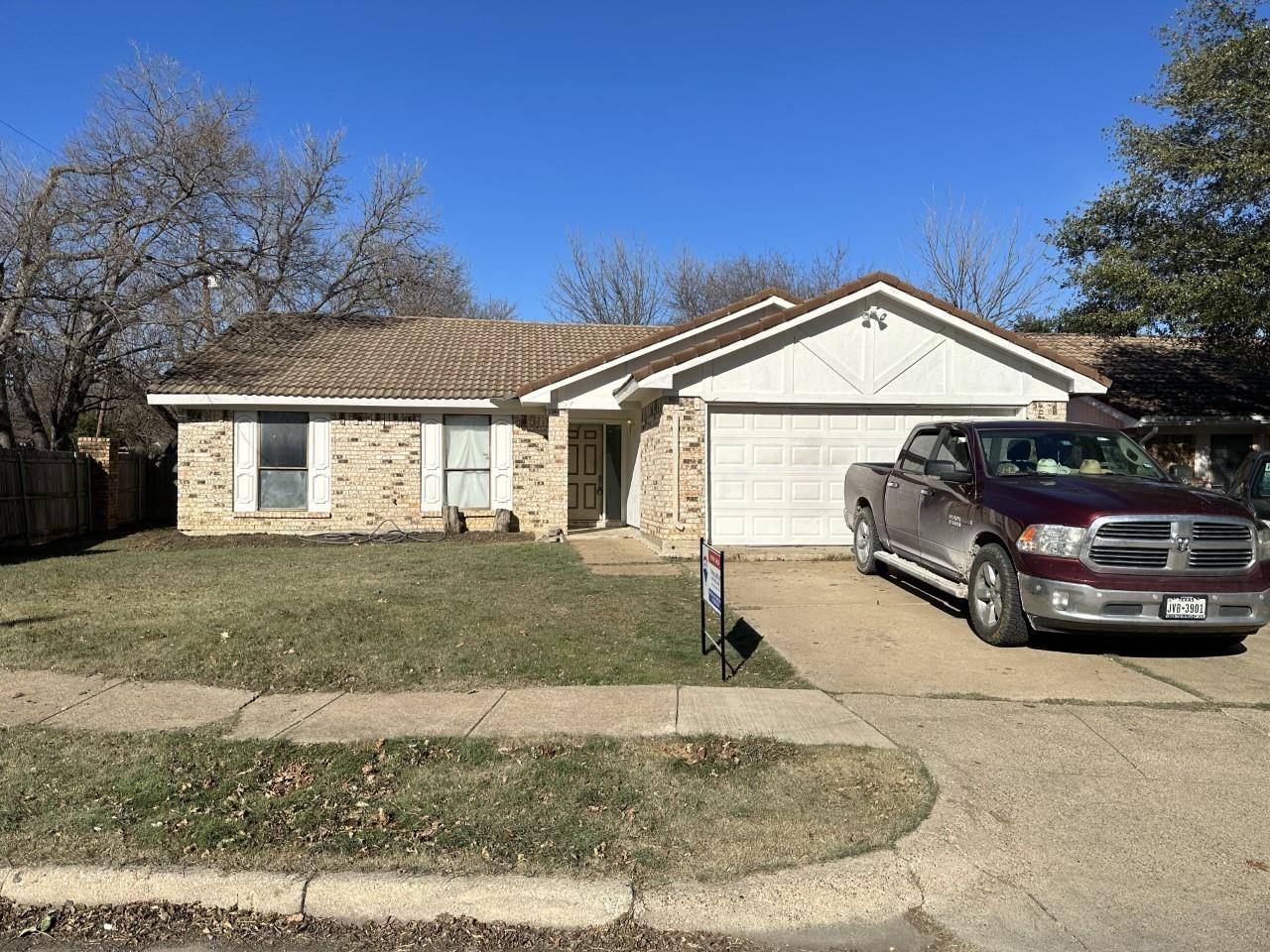 Arlington, TX 76014,1527 Twin Post Drive