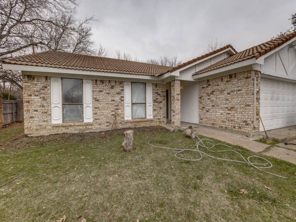 Arlington, TX 76014,1527 Twin Post Drive