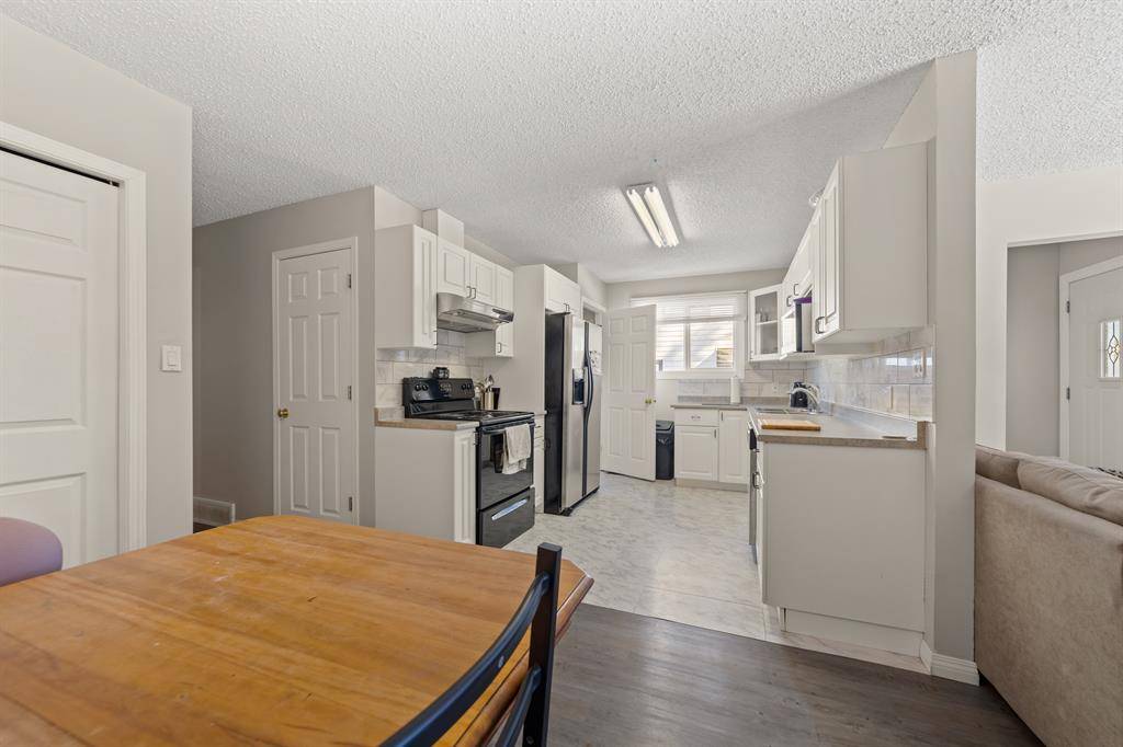 Crossfield, AB T0M 0S0,1628 Saskatchewan ST