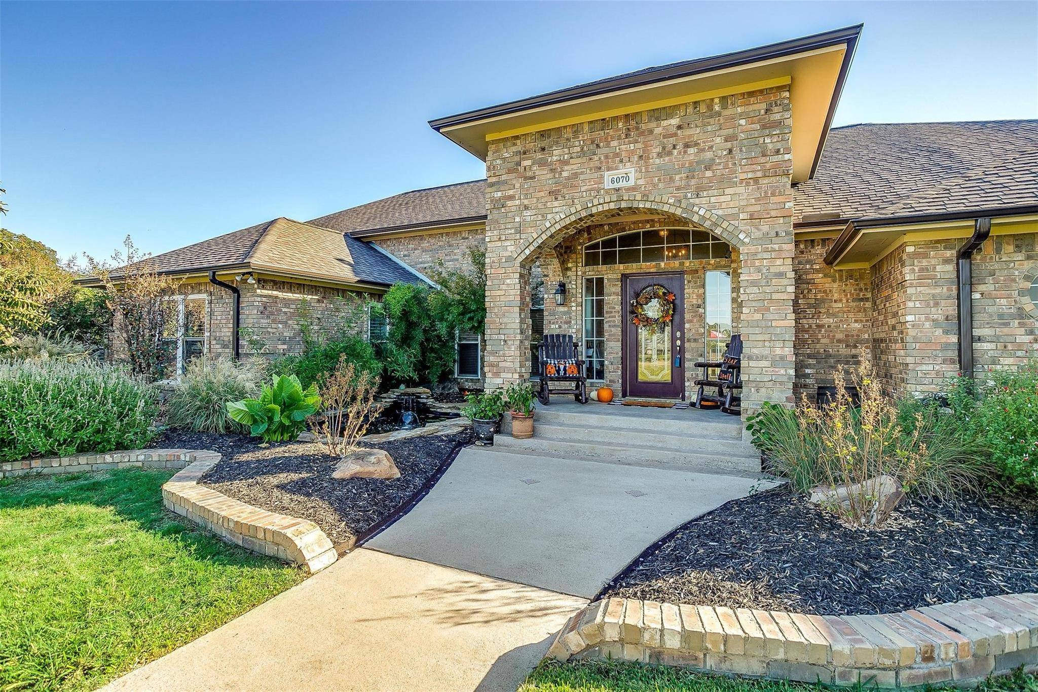 Burleson, TX 76028,6070 Oak Hollow Drive