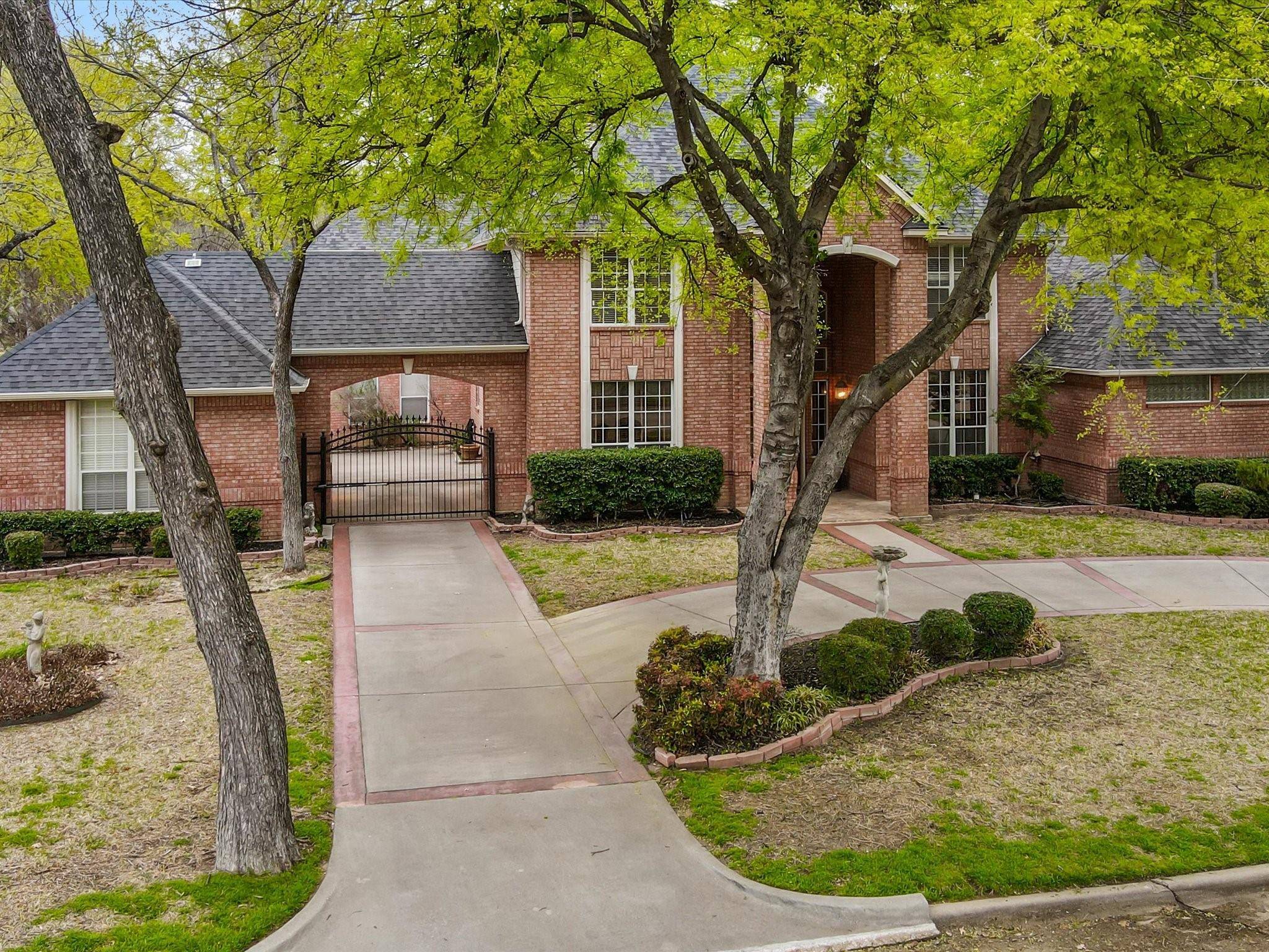 Fort Worth, TX 76112,6041 Forest Lane