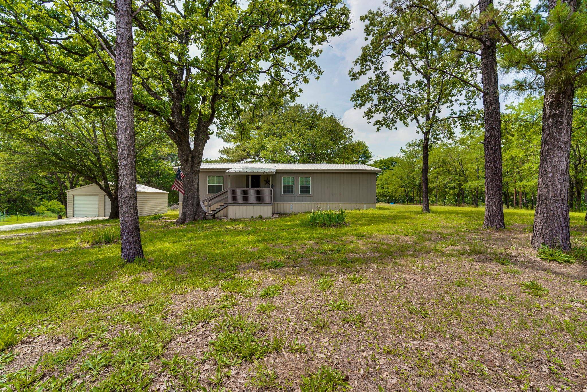 Quinlan, TX 75474,9504 Private Road 3826