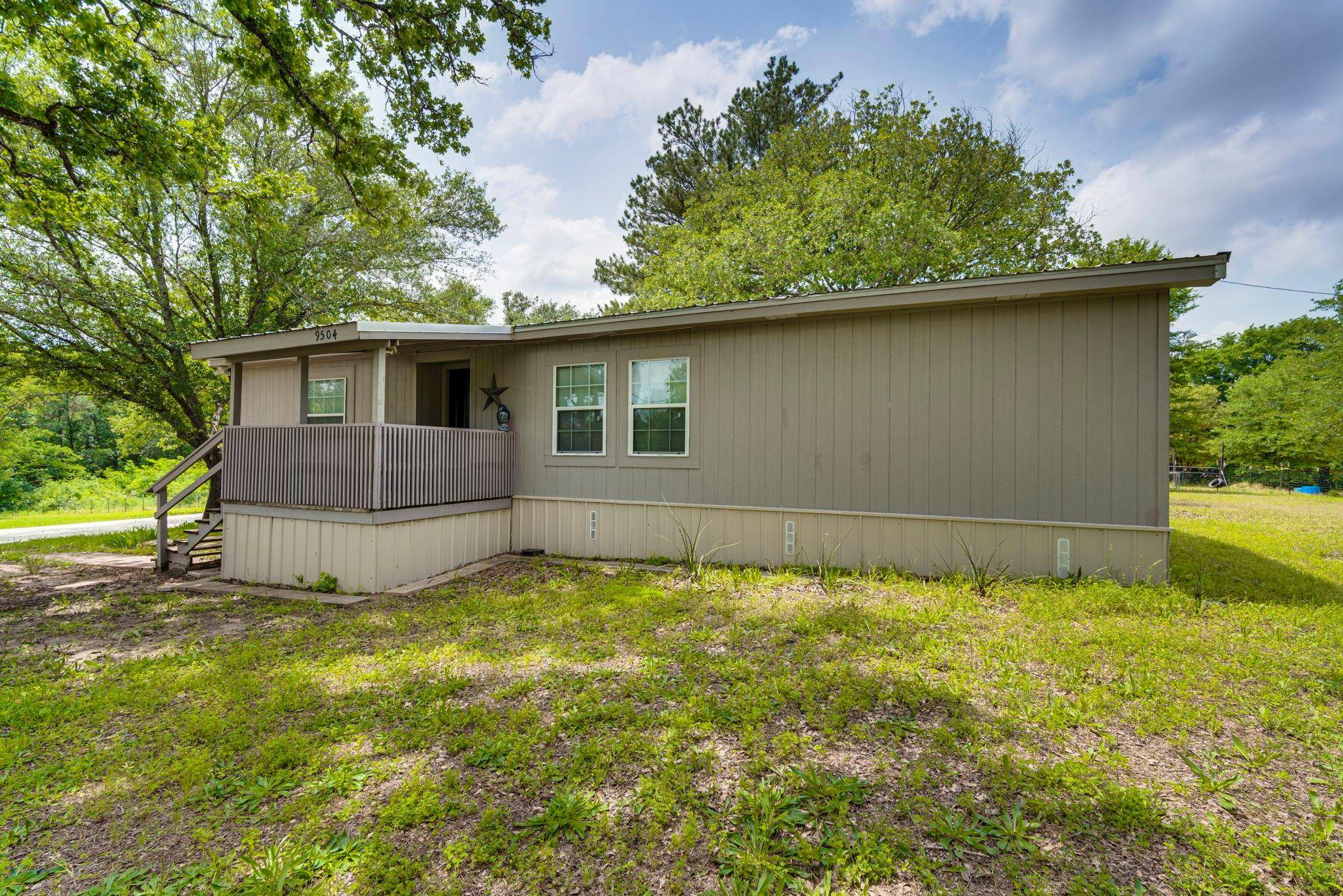 Quinlan, TX 75474,9504 Private Road 3826