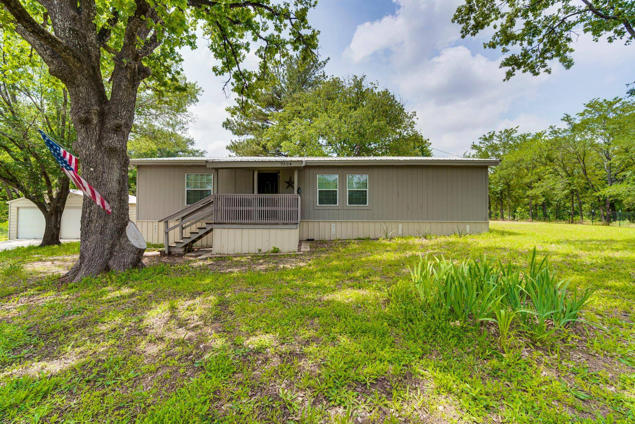 Quinlan, TX 75474,9504 Private Road 3826