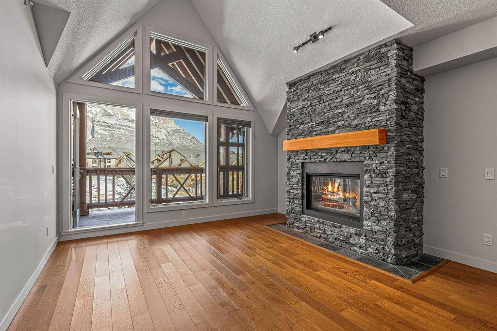 Canmore, AB T1W0E1,106 Stewart Creek LNDG #302