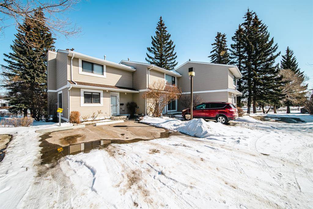 Calgary, AB T1Y 3A5,208 Pinestream PL NE