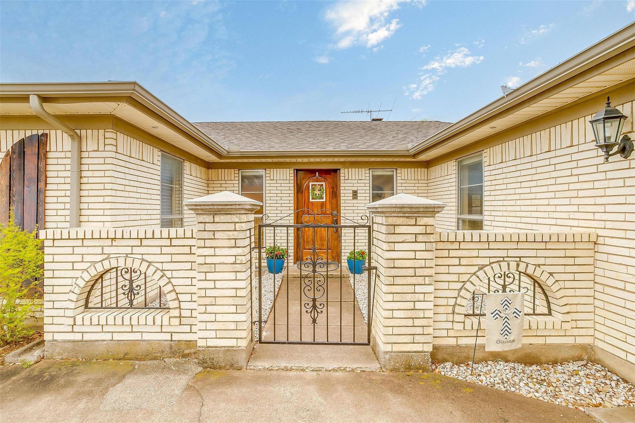 Edgecliff Village, TX 76134,1305 Rockmoor Drive