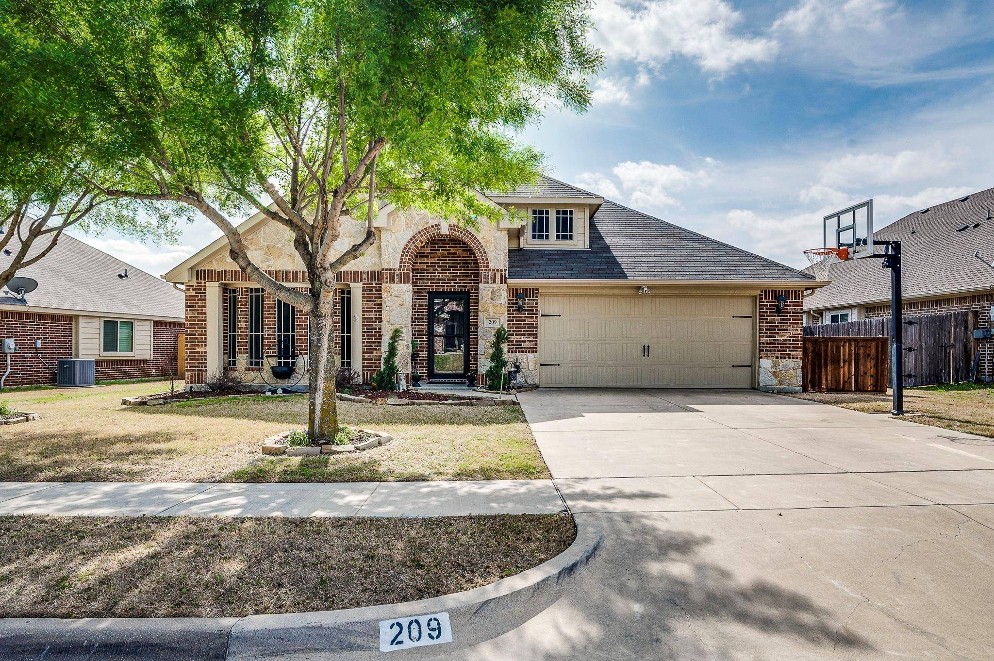 Alvarado, TX 76009,209 Briarstone Drive