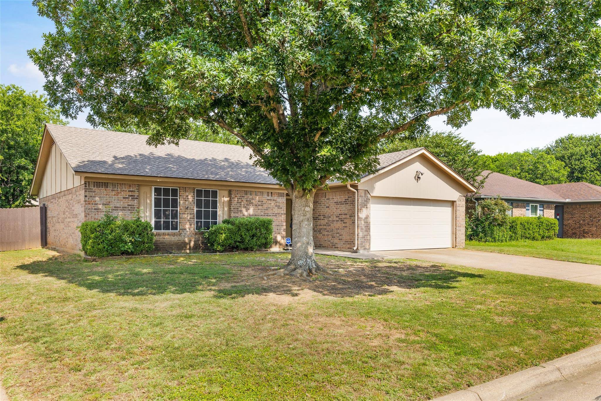 Arlington, TX 76001,6404 Hidden Springs Drive