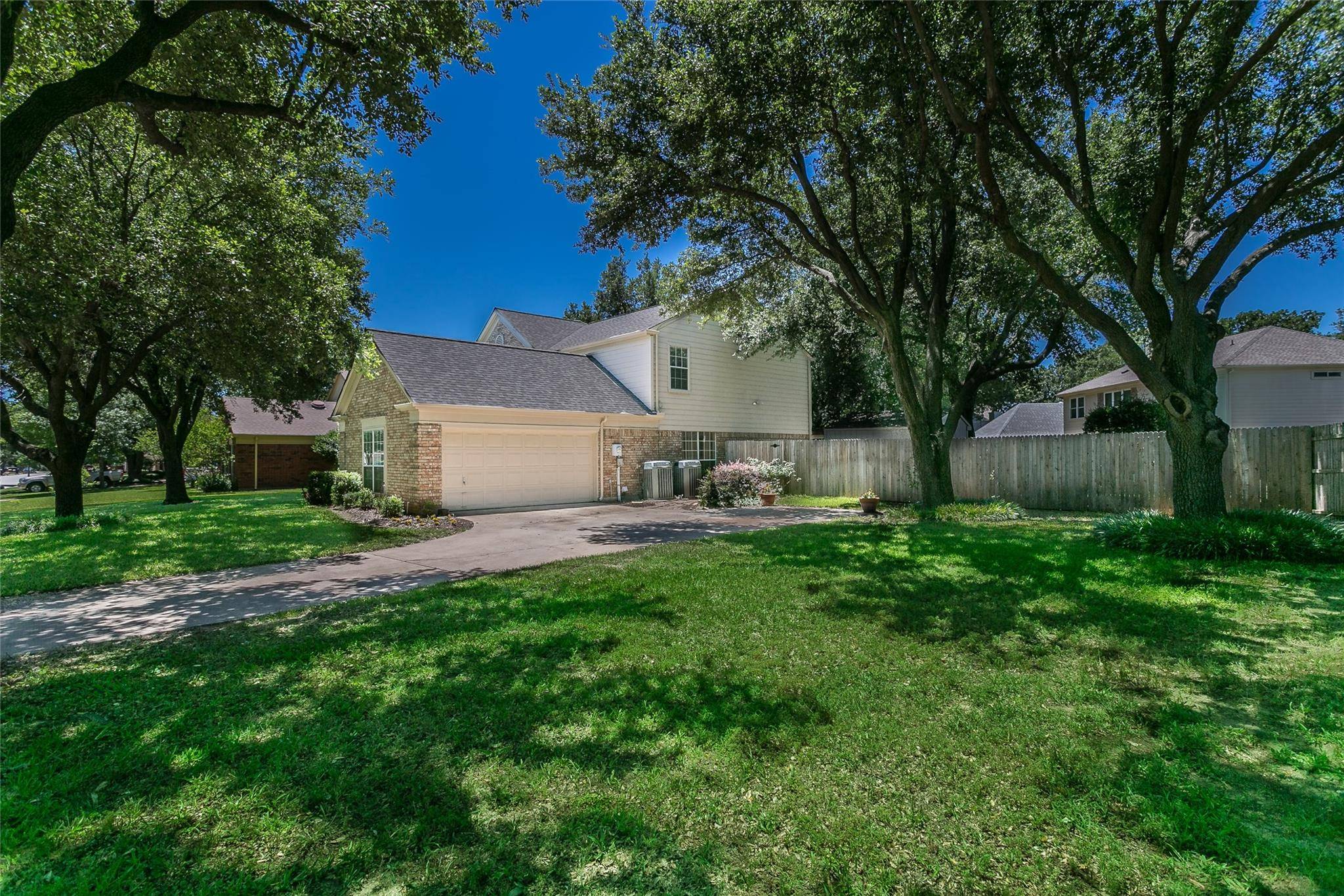 Hurst, TX 76054,3429 Glade Creek Drive