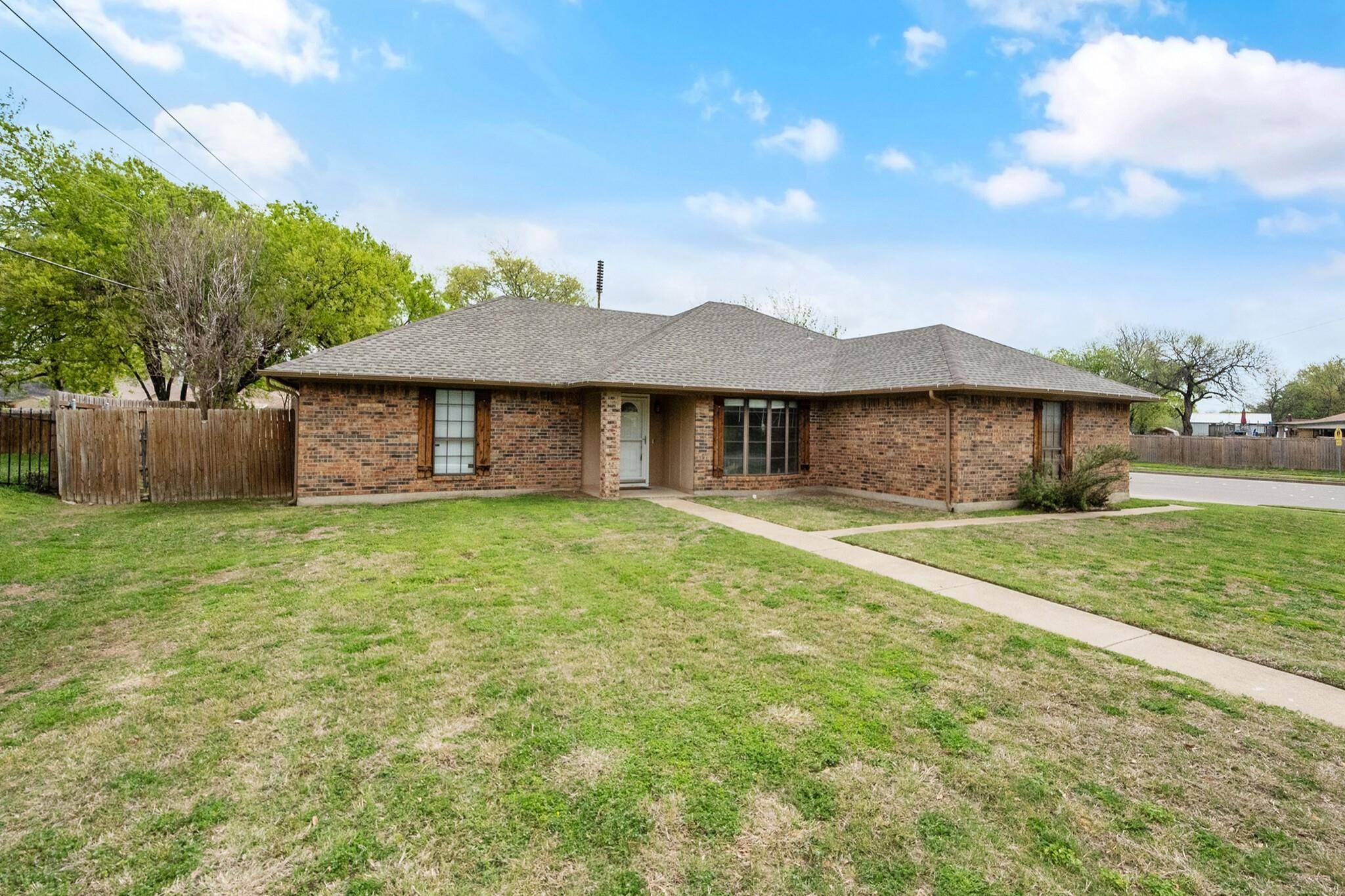 Burleson, TX 76028,800 Ridgeview Drive