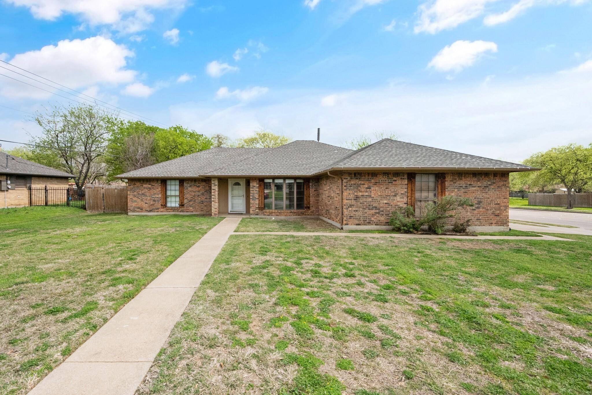 Burleson, TX 76028,800 Ridgeview Drive