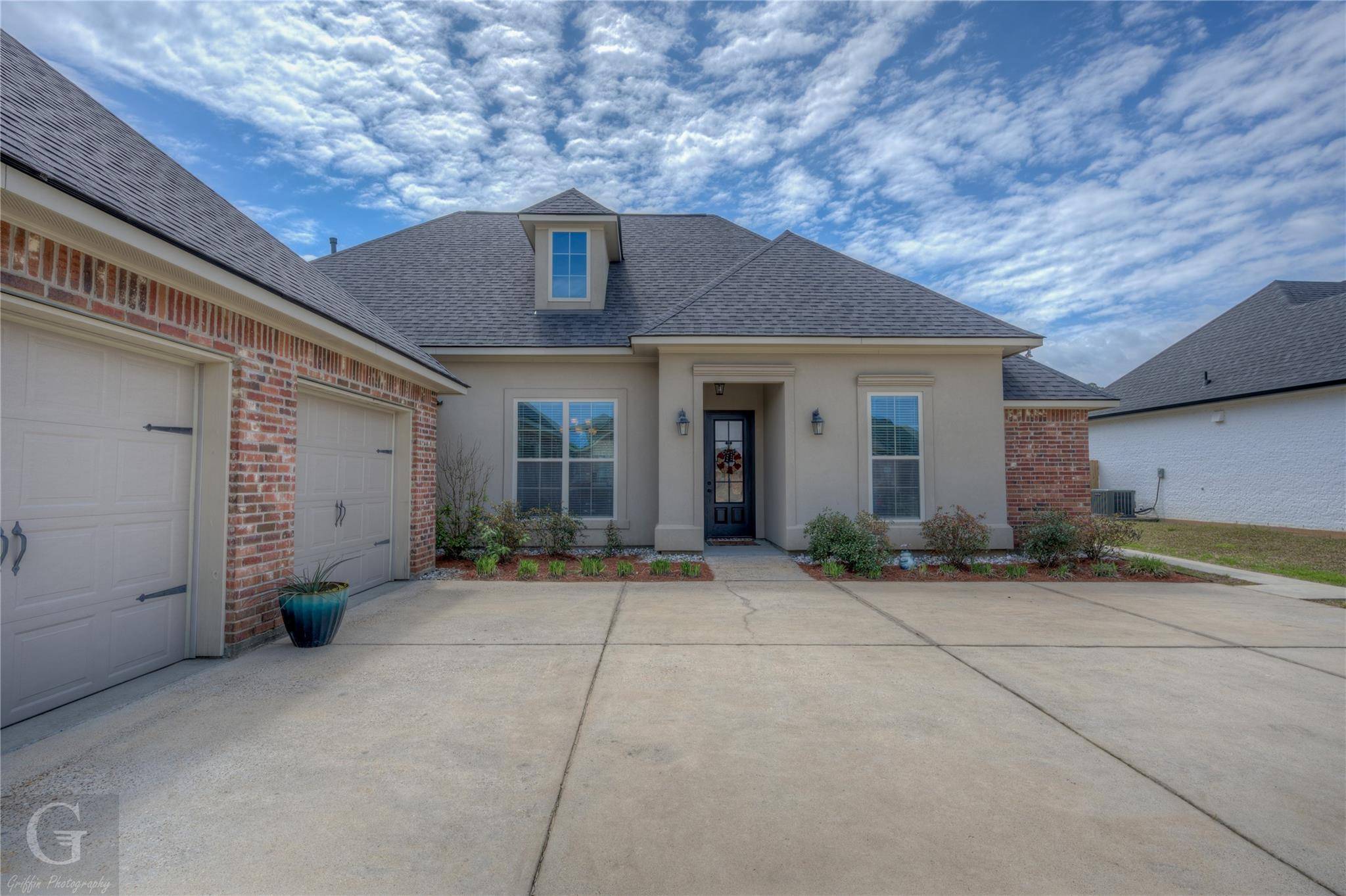 Benton, LA 71006,237 Danielle Drive