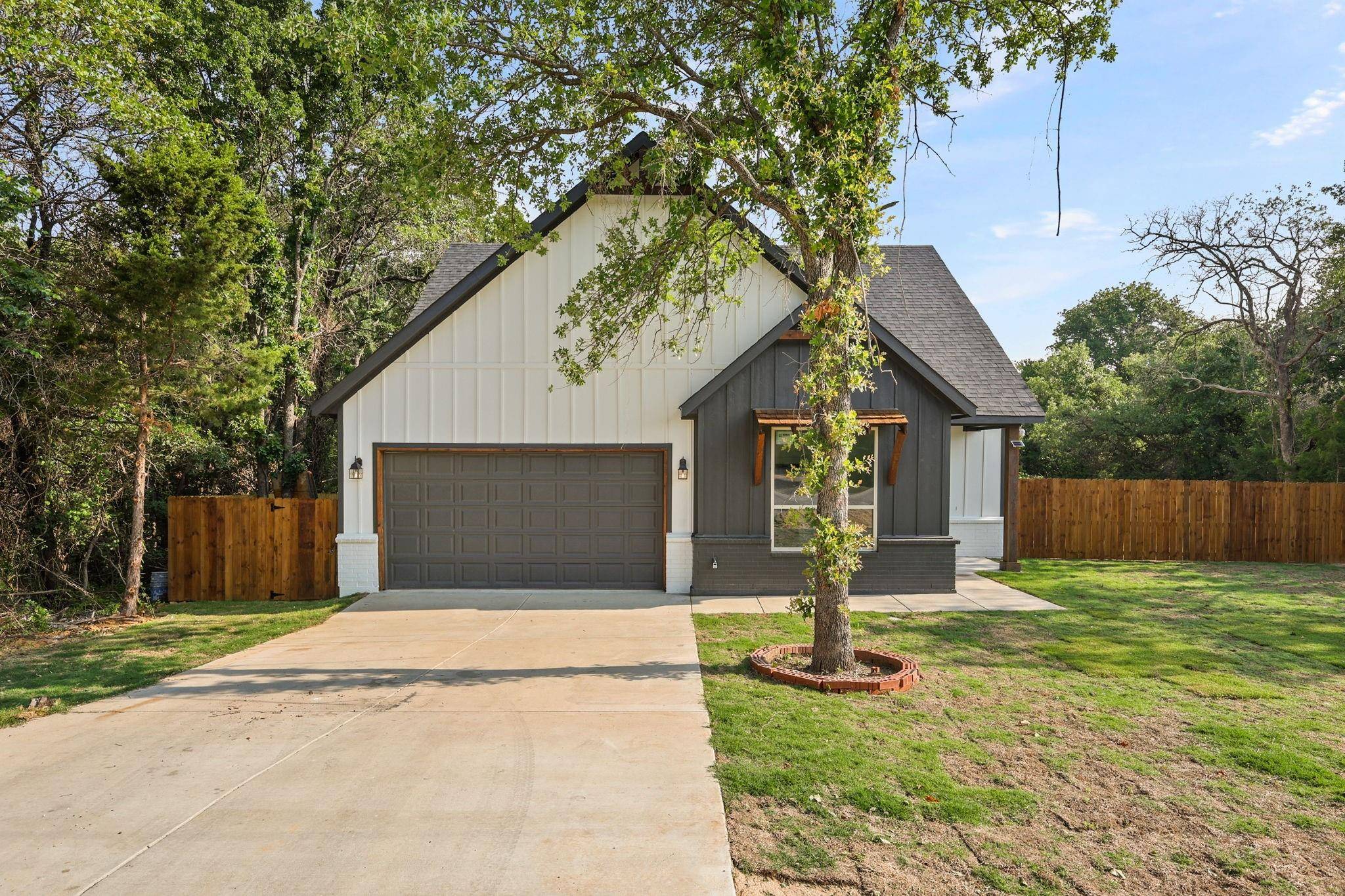 Azle, TX 76020,1600 Willow Wood Drive