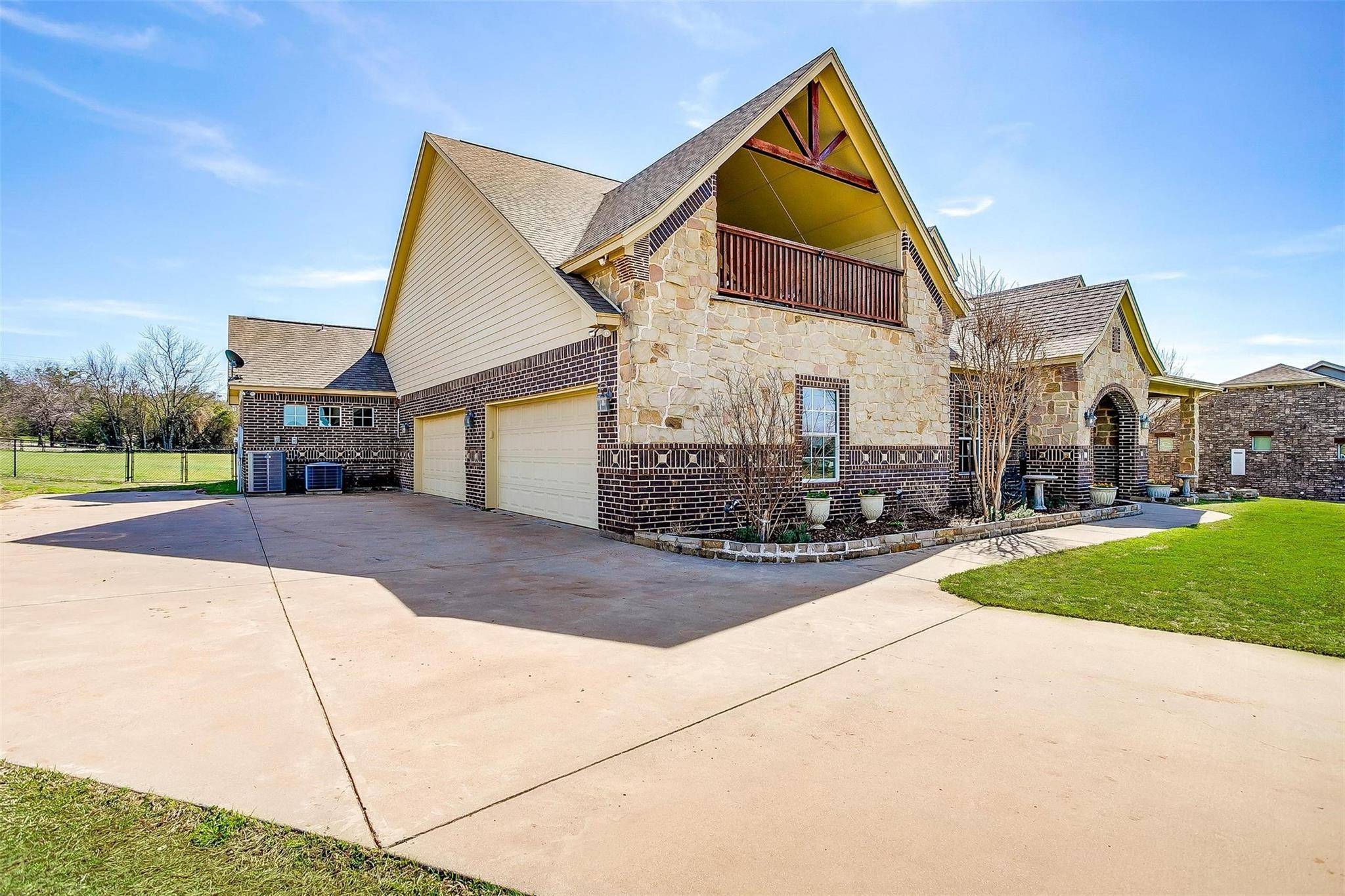 Granbury, TX 76049,1805 W Emerald Bend Court