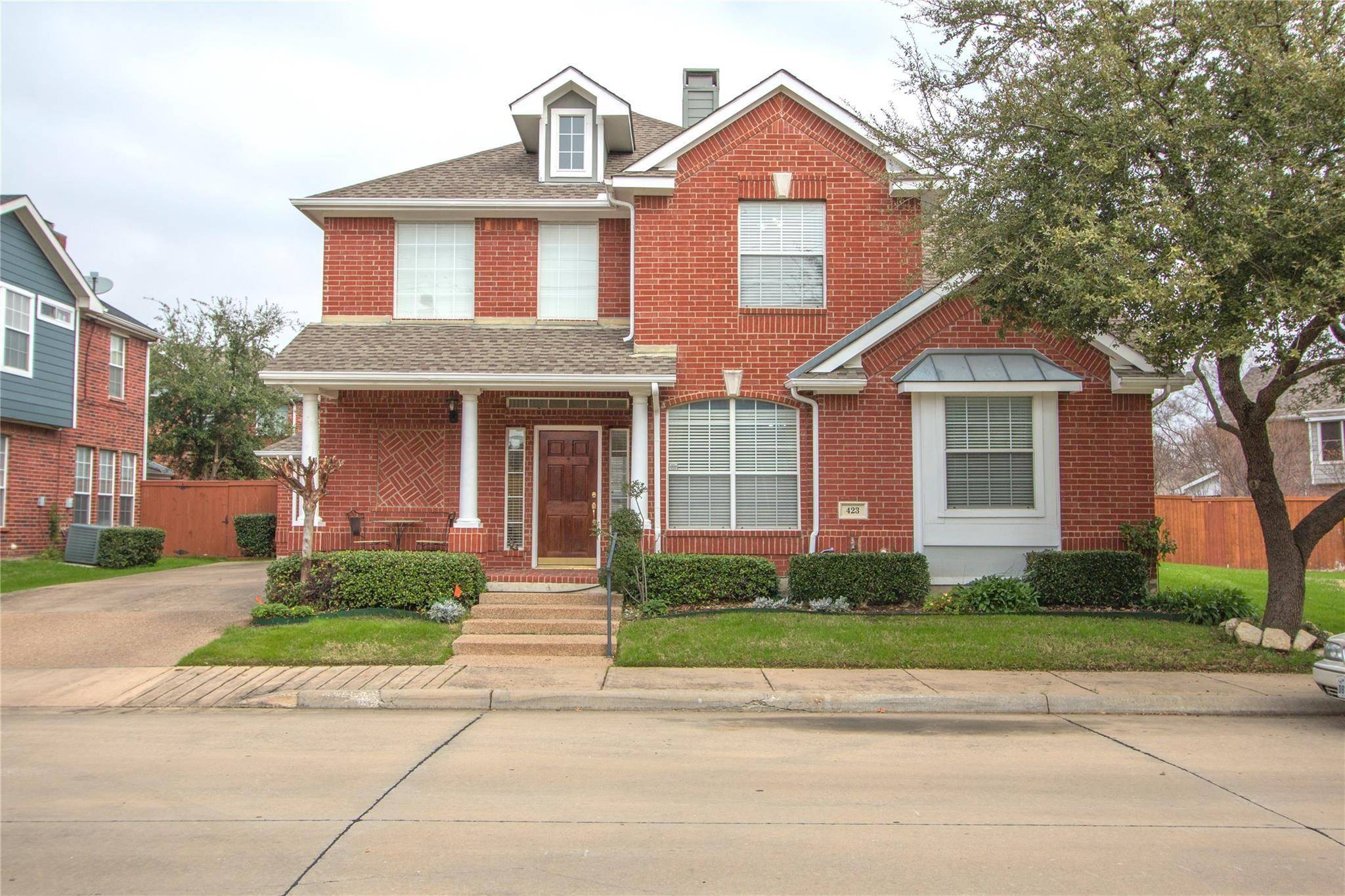 Irving, TX 75063,423 Southridge Way