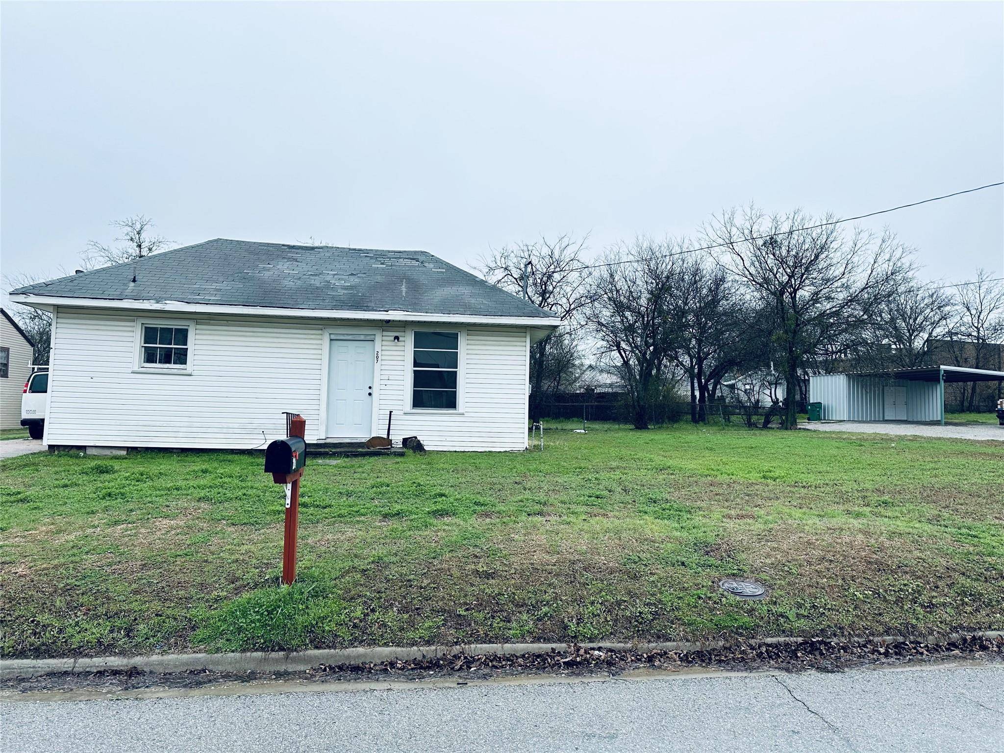 Bowie, TX 76230,207 N Mill Street