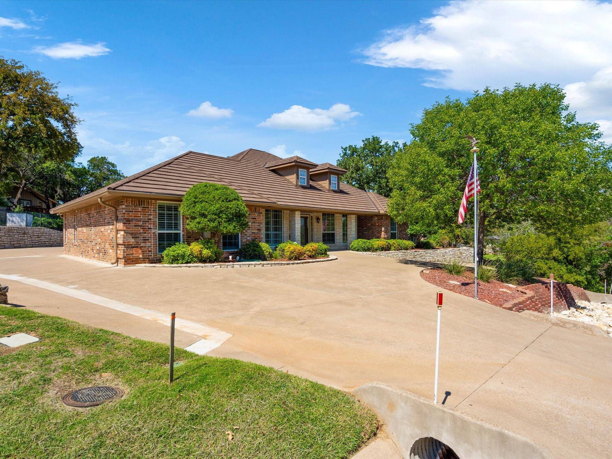 Granbury, TX 76049,5004 Thunderbird Trail