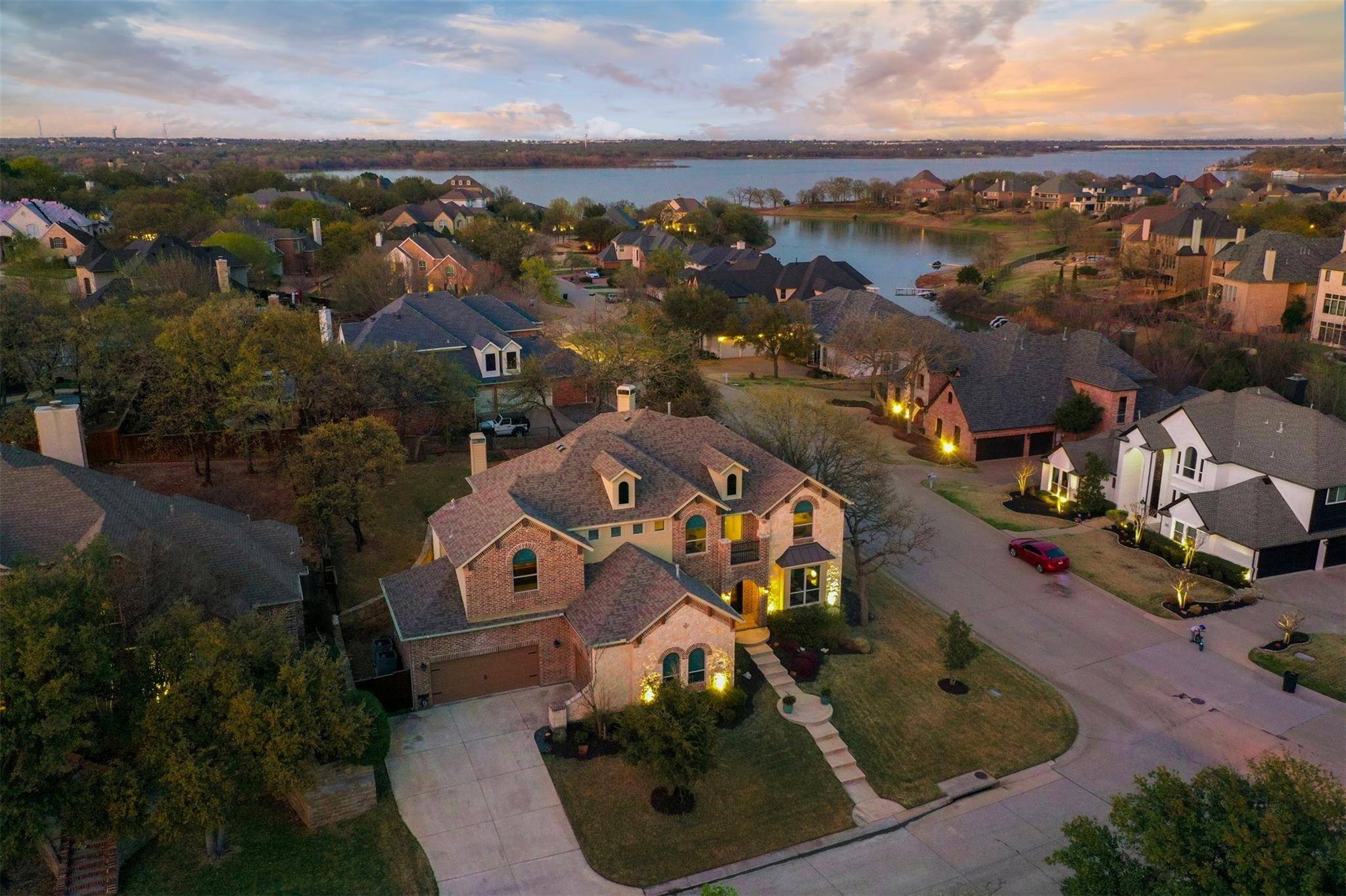 Highland Village, TX 75077,800 Greenvalley Lane