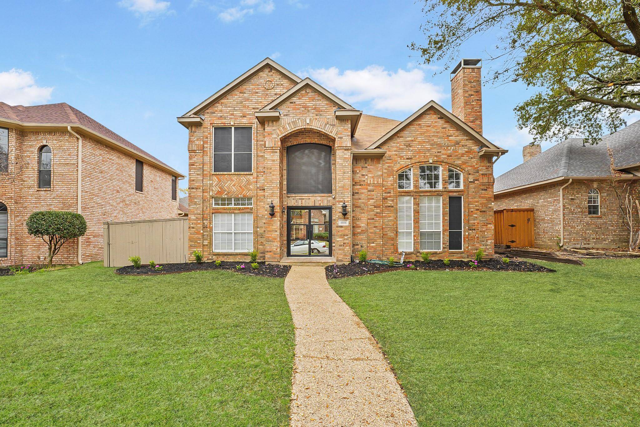 Rowlett, TX 75088,8806 Lakepointe Avenue