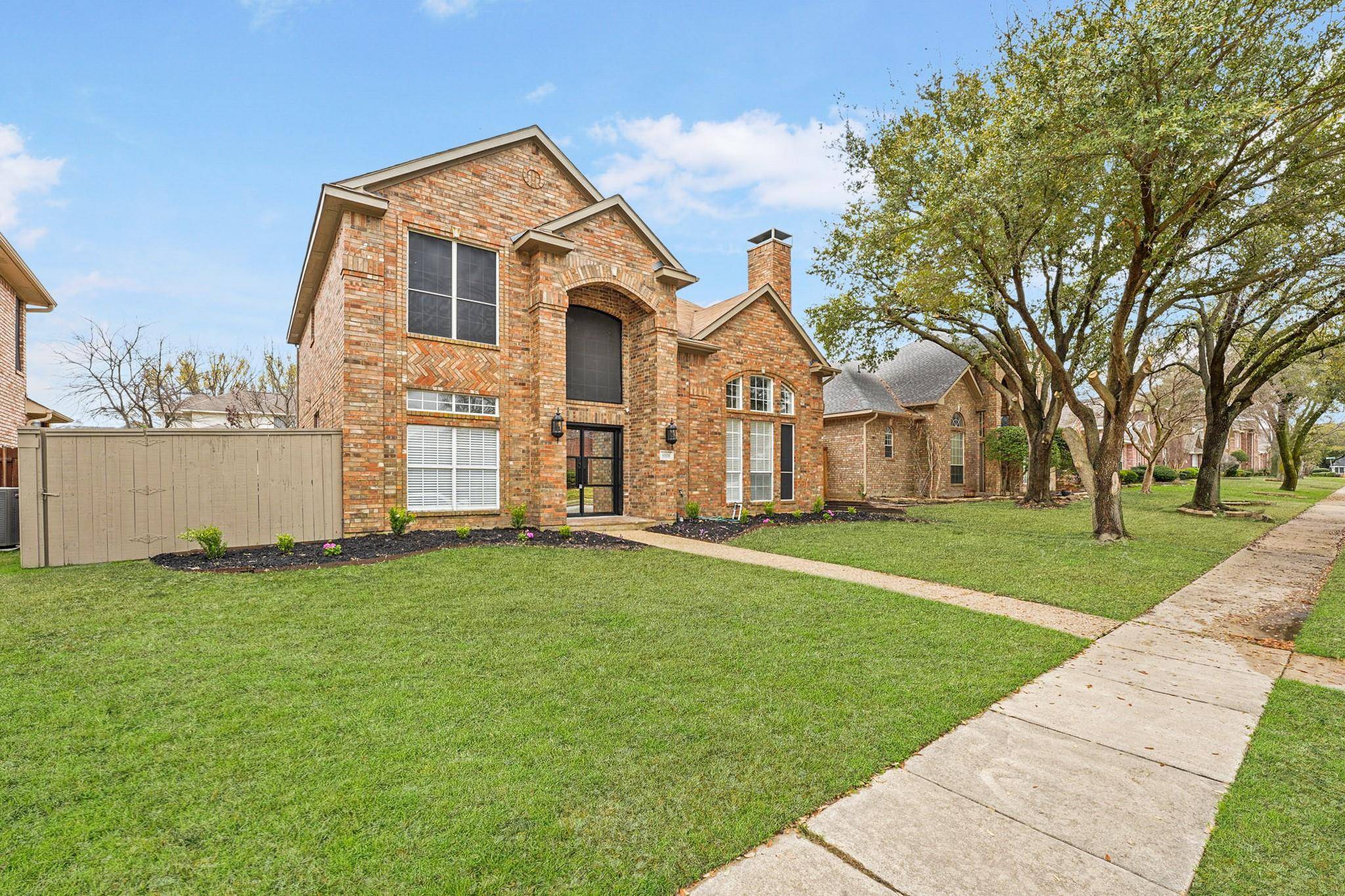 Rowlett, TX 75088,8806 Lakepointe Avenue